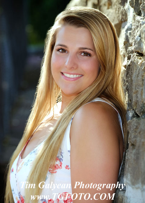 Digital files,senior pictures,senior portraits,class of 2018,class of 2019,blue valley west high school,Bishop Meige,park,kansas,blonde,hair,fun,ideas,pretty,natural,good,Olathe,stilwell,louisburg,belton,gardner,mill valley